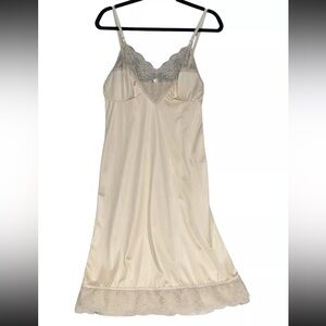 2 for $15 Vintage Kayser Nylon Nightgown With Lace Trim Size 36 Ivory